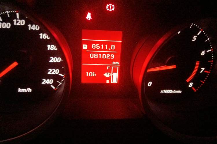 Used Mitsubishi Lancer EX 2011 Xiali Edition 2.0L Manual Comfort Model Odometer Close Up
