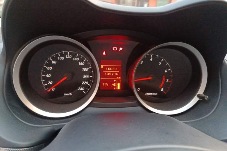Used Mitsubishi Lancer EX 2011 Xiali Edition 2.0L Manual Comfort Model Odometer Close Up