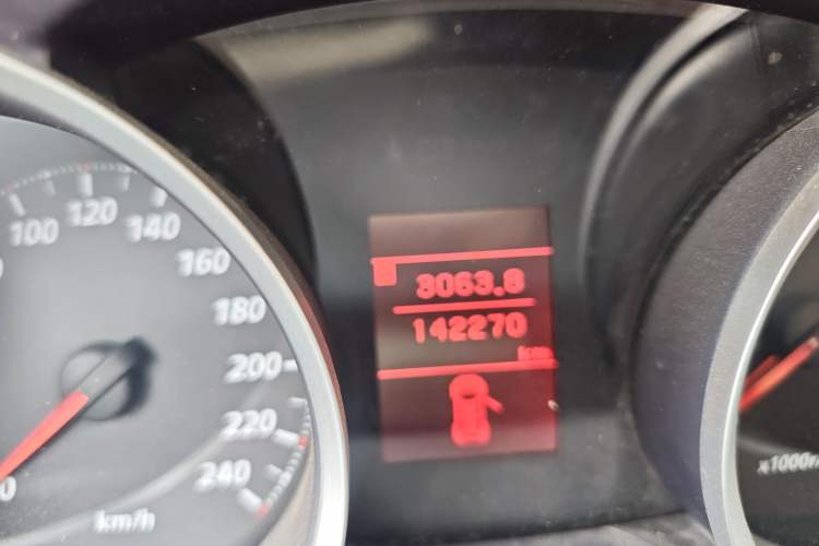Used Mitsubishi Lancer EX 2011 Fashion Edition 1.8L Manual Smart Type Odometer Close Up