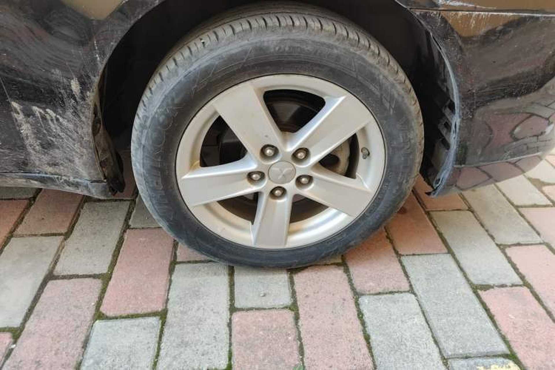 Used Mitsubishi Lancer EX 2011 Fashion Edition 1.8L Manual Smart Type Right Front Wheel Hub