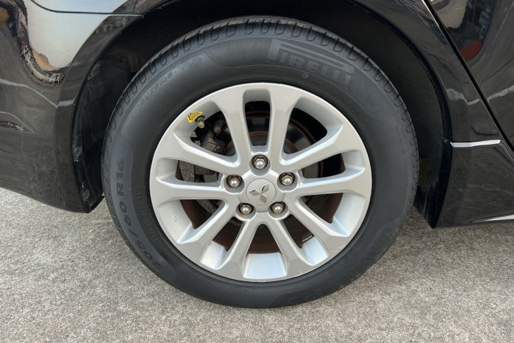 Used Mitsubishi Lancer EX 2011 Chasing Edition 1.8L Manual Luxury Model Right Rear Wheel Hub