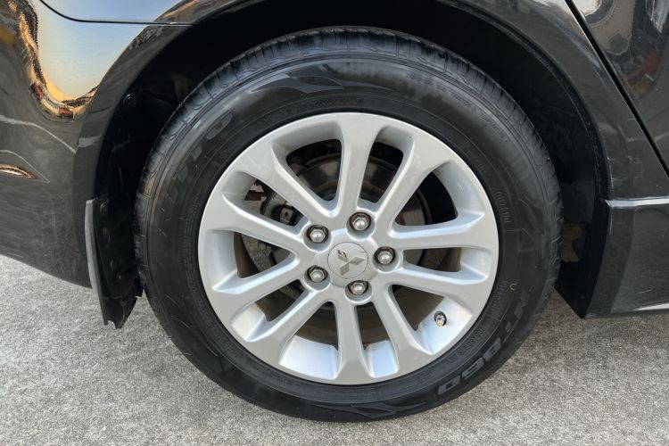 Used Mitsubishi Lancer EX 2011 Chasing Edition 1.8L Manual Luxury Model Right Rear Wheel Hub