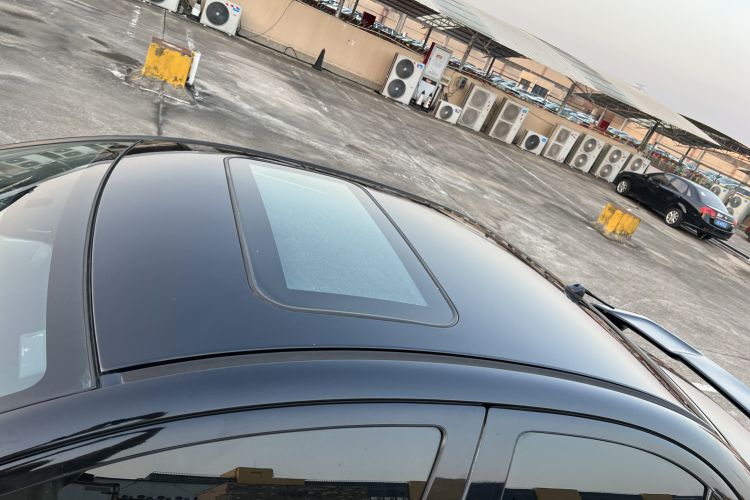 Used Mitsubishi Lancer EX 2011 Chasing Edition 1.8L Manual Luxury Model Roof