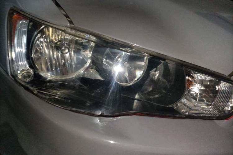 Used Mitsubishi Lancer EX 2011 Chasing Edition 1.8L Manual Luxury Model Right Front Headlight