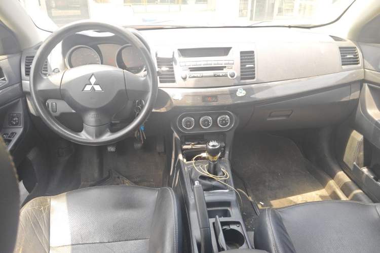 Used Mitsubishi Lancer EX 2011 Chasing Edition 1.8L Manual Luxury Model Center Console