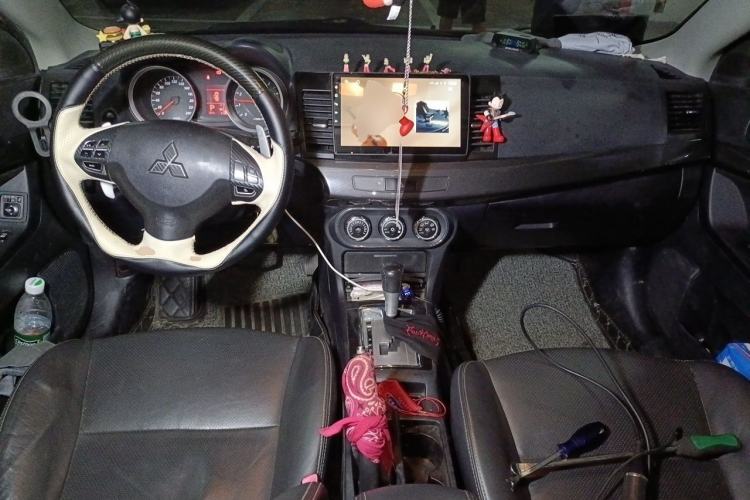 Used Mitsubishi Lancer EX 2011 Chasing Edition 1.8L CVT Luxury Model Center Console