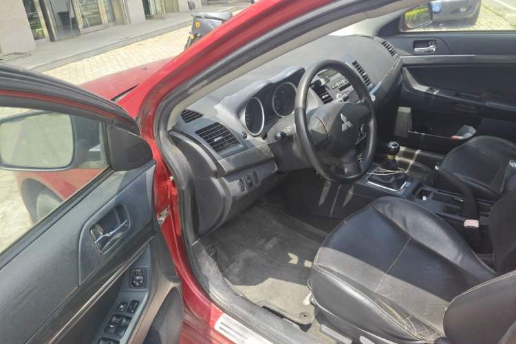 Used Mitsubishi Lancer EX 2011 Chasing Edition 1.8L Manual Luxury Model Driver Seat