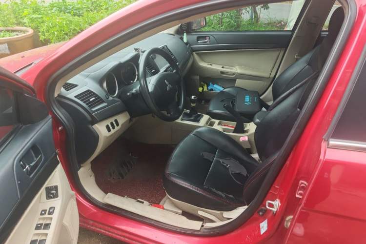 Used Mitsubishi Lancer EX 2011 Fashion Edition 1.8L Manual Comfort Version Driver Seat