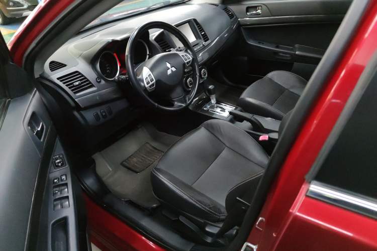 Used Mitsubishi Lancer EX 2011 Chasing Edition 1.8L CVT Luxury Model Driver Seat