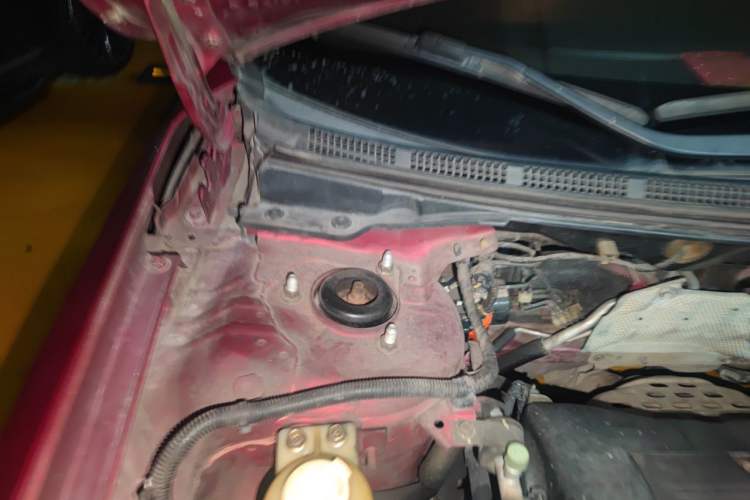 Used Mitsubishi Lancer EX 2011 Fashion Edition 1.8L CVT Comfort Version Engine Bay Right