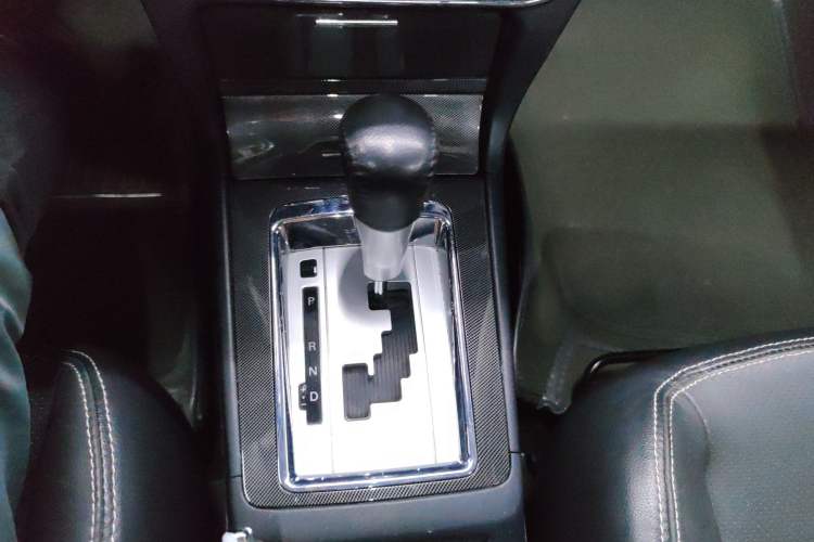 Used Mitsubishi Lancer EX 2011 Chasing Edition 1.8L CVT Luxury Model Gear Lever