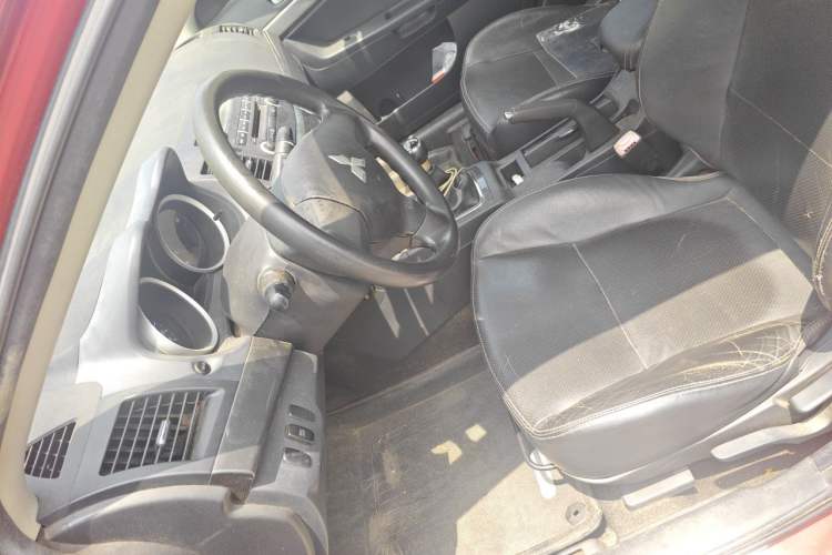 Used Mitsubishi Lancer EX 2011 Chasing Edition 1.8L Manual Luxury Model Left Front Seat