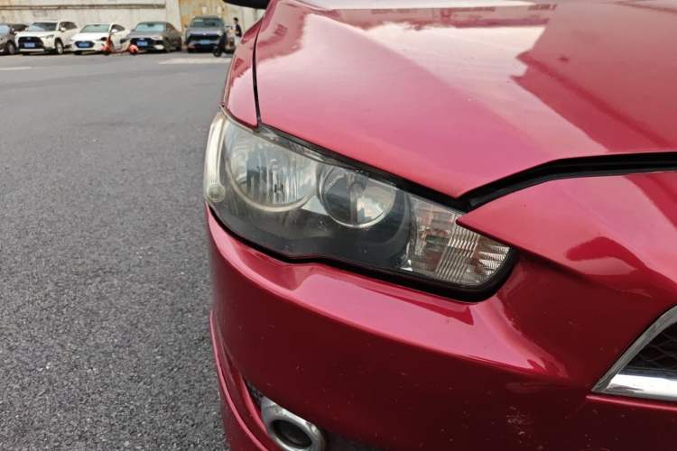 Used Mitsubishi Lancer EX 2011 Chasing Edition 1.8L CVT Limited Model Right Front Headlight