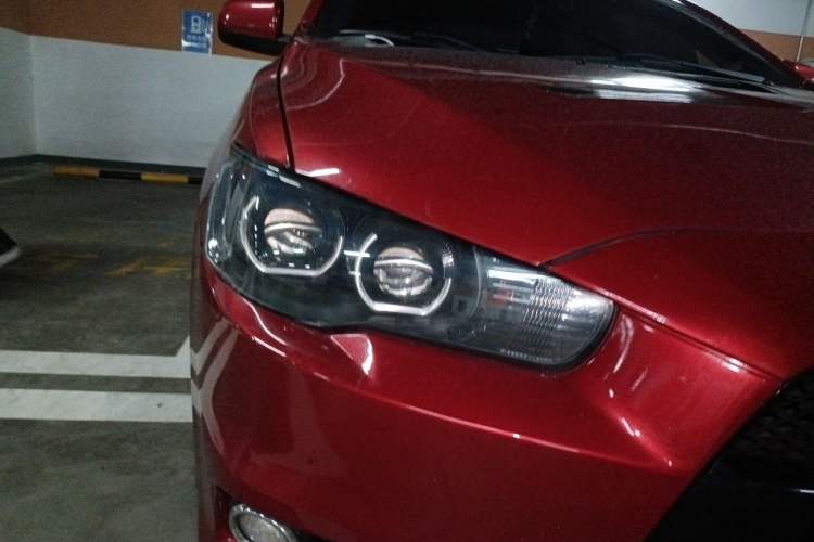 Used Mitsubishi Lancer EX 2011 Chasing Edition 1.8L CVT Luxury Model Right Front Headlight