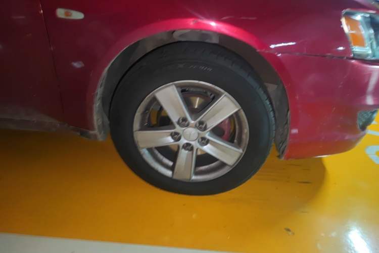 Used Mitsubishi Lancer EX 2011 Fashion Edition 1.8L CVT Comfort Version Right Front Wheel Hub