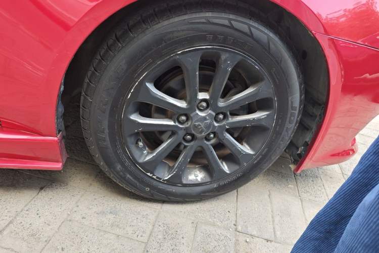 Used Mitsubishi Lancer EX 2011 Chasing Edition 1.8L CVT Luxury Model Right Front Wheel Hub