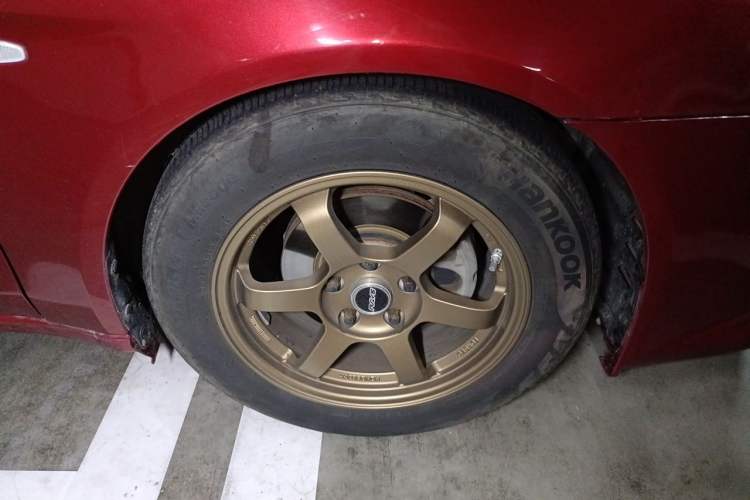 Used Mitsubishi Lancer EX 2011 Chasing Edition 1.8L CVT Luxury Model Right Front Wheel Hub
