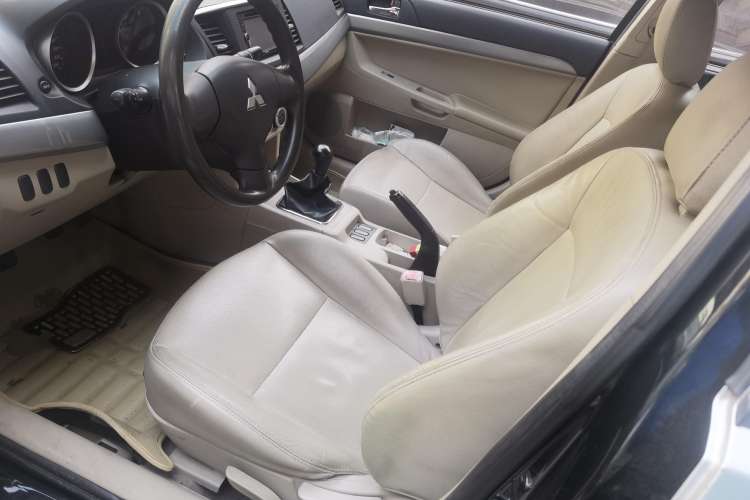 Used Mitsubishi Lancer EX 2011 Fashion Edition 1.8L Manual Smart Type Left Front Seat