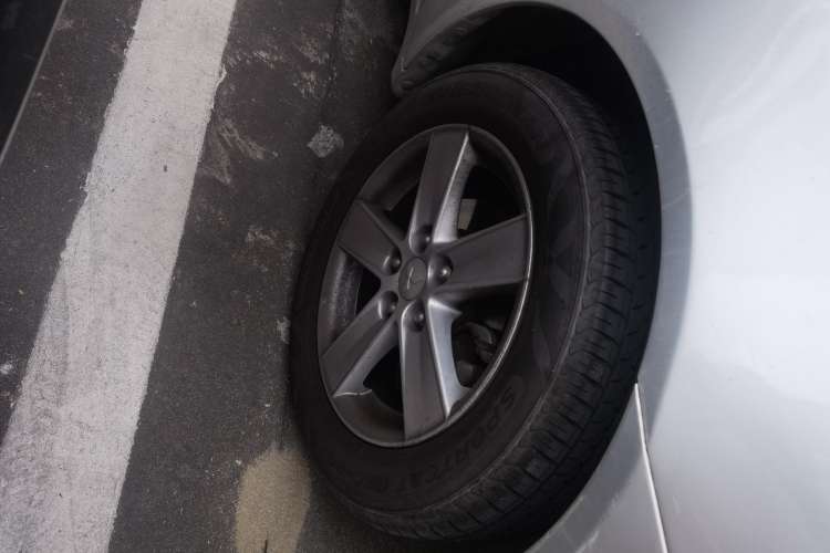 Used Mitsubishi Lancer EX 2011 Fashion Edition 1.8L Manual Smart Type Left Front Wheel Hub