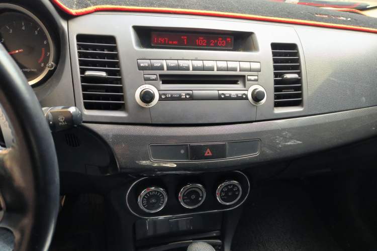 Used Mitsubishi Lancer EX 2011 Chasing Edition 1.8L CVT Luxury Model Audio And AC Panel