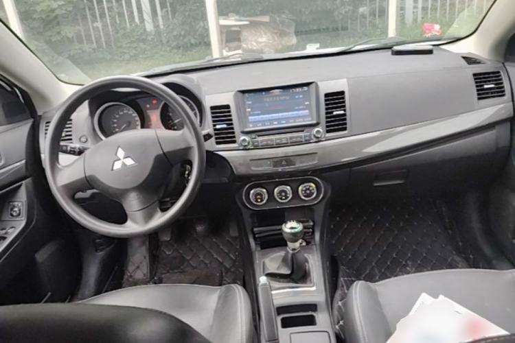 Used Mitsubishi Lancer EX 2011 Chasing Edition 1.8L Manual Luxury Model Center Console