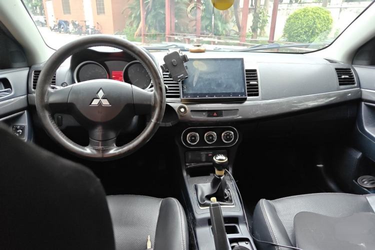 Used Mitsubishi Lancer EX 2011 Chasing Edition 1.8L Manual Luxury Model Center Console