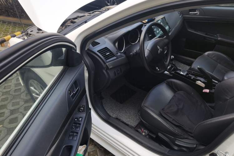 Used Mitsubishi Lancer EX 2011 Chasing Edition 1.8L Manual Luxury Model Driver Seat