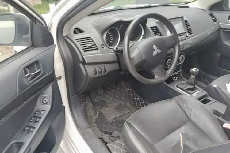 Used Mitsubishi Lancer EX 2011 Chasing Edition 1.8L Manual Luxury Model Driver Seat