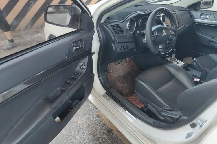 Used Mitsubishi Lancer EX 2011 Chasing Edition 1.8L CVT Luxury Model Driver Seat