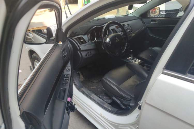 Used Mitsubishi Lancer EX 2011 Chasing Edition 1.8L CVT Luxury Model Driver Seat
