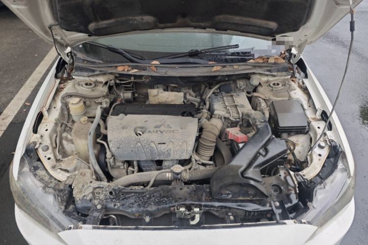 Used Mitsubishi Lancer EX 2011 Xiali Edition 2.0L Manual Comfort Model Engine Bay