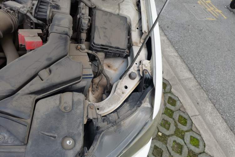 Used Mitsubishi Lancer EX 2011 Chasing Edition 1.8L Manual Luxury Model Engine Bay Left