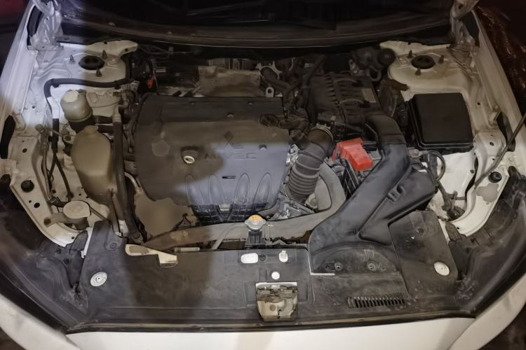 Used Mitsubishi Lancer EX 2011 Fashion Edition 1.8L Manual Smart Type Engine Bay
