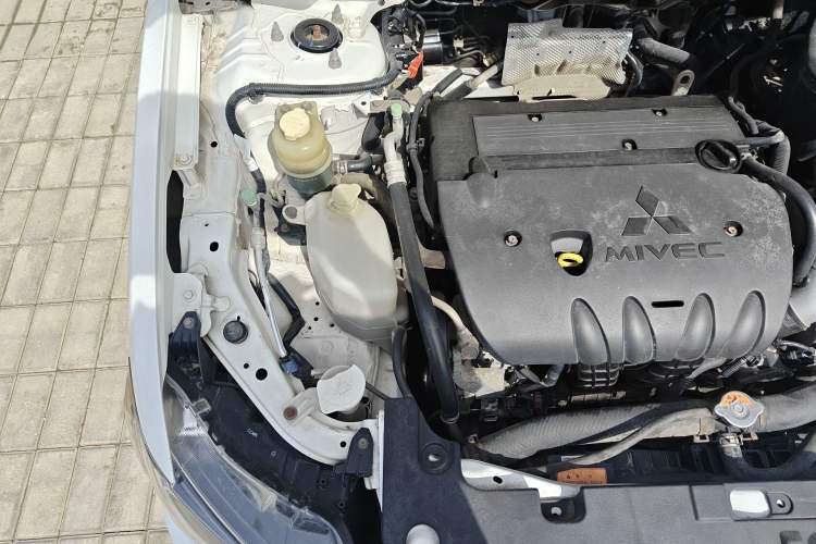 Used Mitsubishi Lancer EX 2011 Fashion Edition 1.8L CVT Comfort Version Engine Bay Right