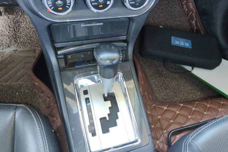 Used Mitsubishi Lancer EX 2011 Chasing Edition 1.8L CVT Luxury Model Gear Lever