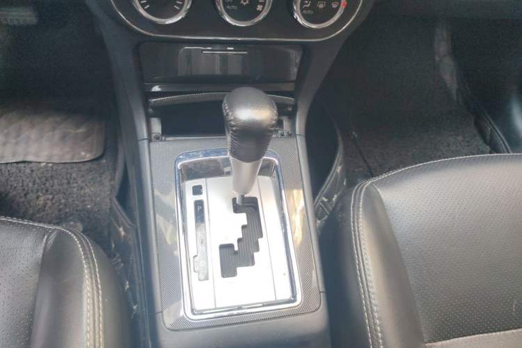 Used Mitsubishi Lancer EX 2011 Chasing Edition 1.8L CVT Luxury Model Gear Lever