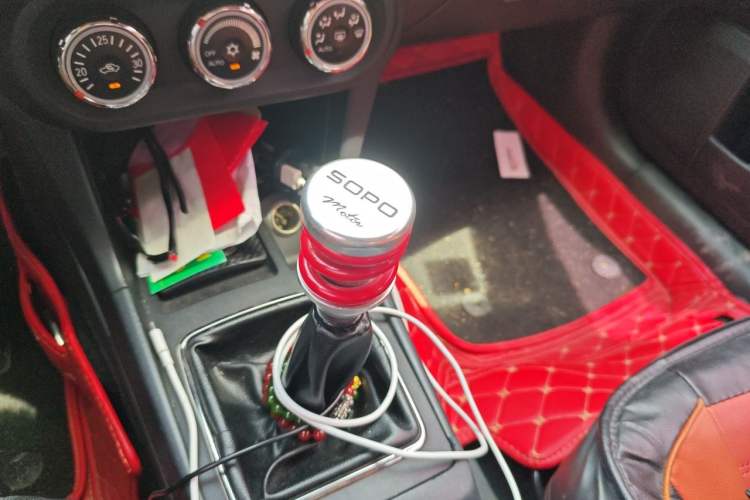 Used Mitsubishi Lancer EX 2011 Xiali Edition 2.0L Manual Comfort Model Gear Lever