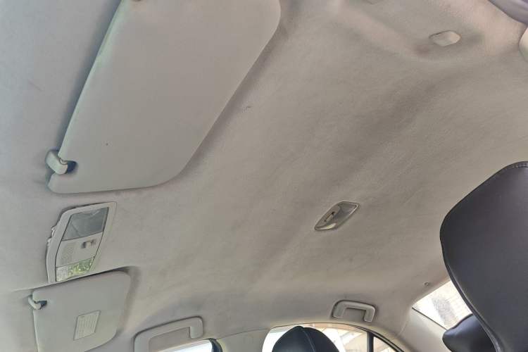 Used Mitsubishi Lancer EX 2011 Fashion Edition 1.8L CVT Comfort Version Headliner