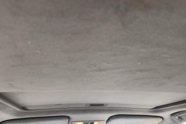 Used Mitsubishi Lancer EX 2011 Chasing Edition 1.8L Manual Luxury Model Headliner