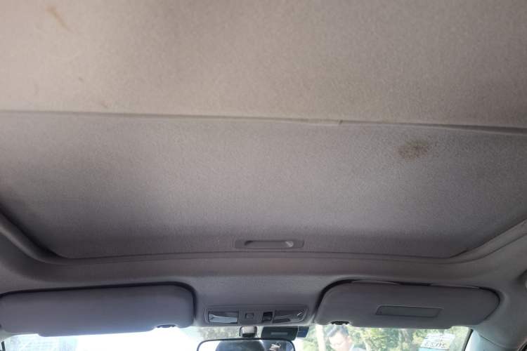 Used Mitsubishi Lancer EX 2011 Chasing Edition 1.8L CVT Limited Model Headliner