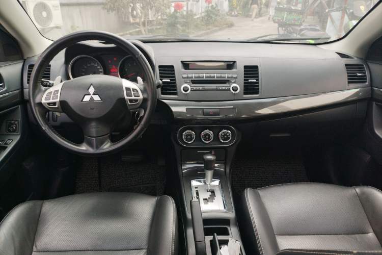Used Mitsubishi Lancer EX 2011 Fashion Edition 1.8L CVT Comfort Version Interior 2