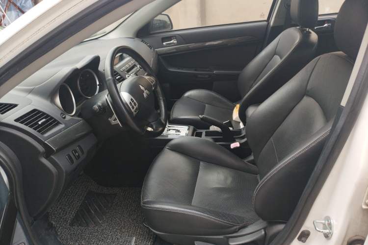 Used Mitsubishi Lancer EX 2011 Fashion Edition 1.8L CVT Comfort Version Left Front Seat