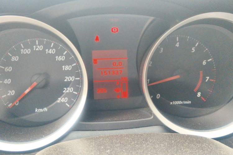 Used Mitsubishi Lancer EX 2011 Xiali Edition 2.0L Manual Comfort Model Odometer Close Up