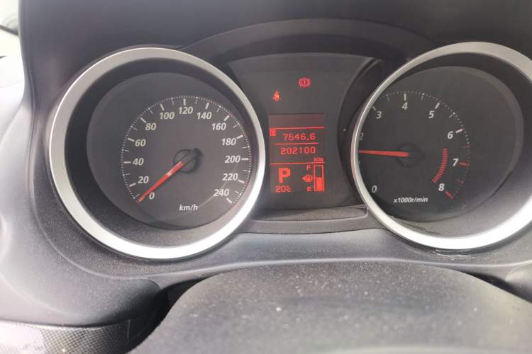 Used Mitsubishi Lancer EX 2011 Chasing Edition 1.8L CVT Limited Model Odometer Close Up
