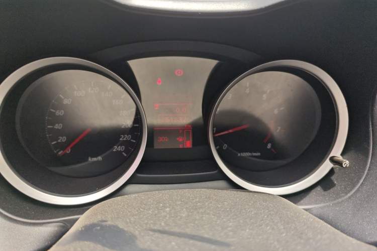 Used Mitsubishi Lancer EX 2011 Xiali Edition 2.0L Manual Comfort Model Odometer Close Up