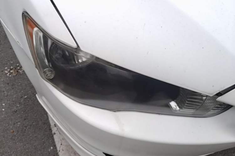 Used Mitsubishi Lancer EX 2011 Chasing Edition 1.8L Manual Luxury Model Right Front Headlight