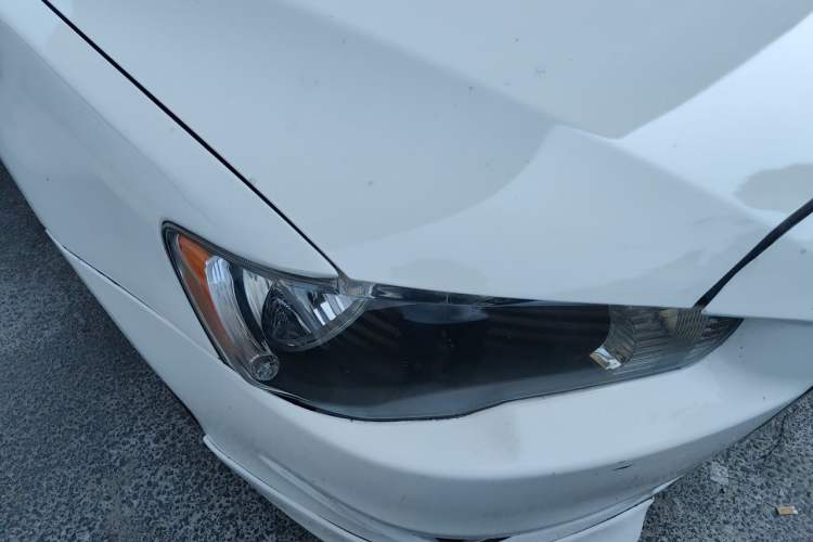 Used Mitsubishi Lancer EX 2011 Chasing Edition 1.8L CVT Luxury Model Right Front Headlight
