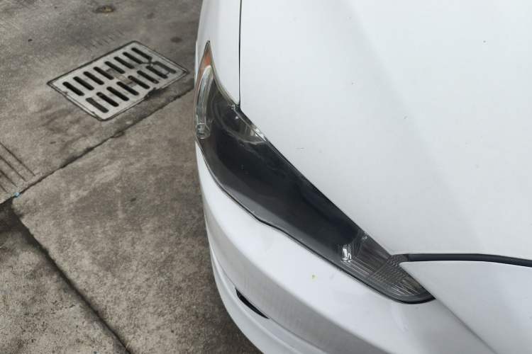 Used Mitsubishi Lancer EX 2011 Chasing Edition 1.8L Manual Luxury Model Right Front Headlight