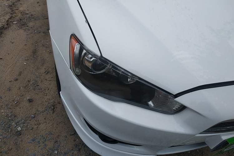 Used Mitsubishi Lancer EX 2011 Chasing Edition 1.8L Manual Luxury Model Right Front Headlight