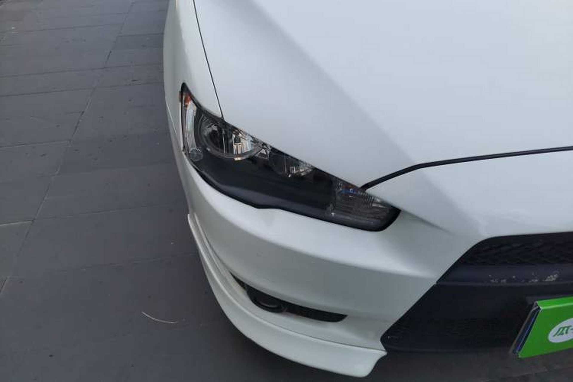 Used Mitsubishi Lancer EX 2011 Chasing Edition 1.8L Manual Luxury Model Right Front Headlight